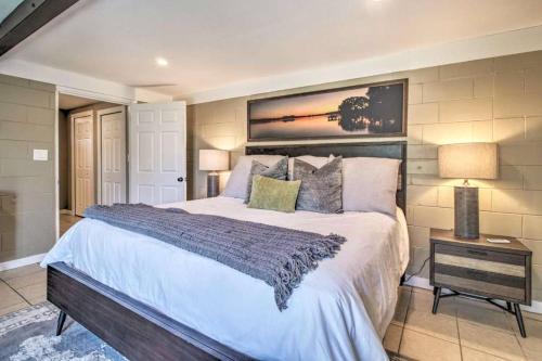 Charming Lakefront Apt Near Disney