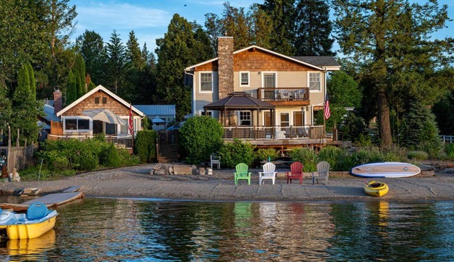 Charming Lakefront Cabin with Deck and Fire Pit!