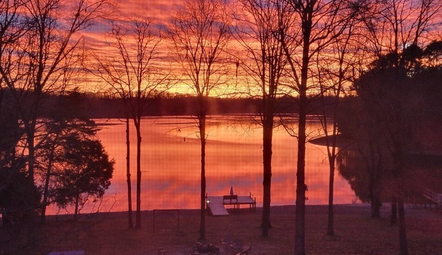 Charming lakefront home for peaceful mornings and relaxing evenings.