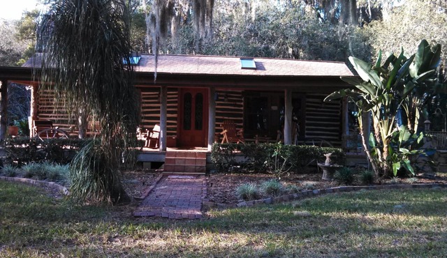 Charming Lakefront Private Cabin w/Boathouse-Fishing, biking, relaxing time!