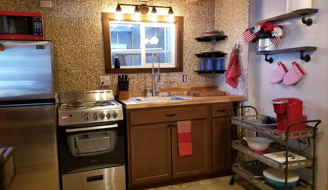 Charming Lakefront Studio Cabin w/Private Boat Launch & Slip Ideal for 2 Guests