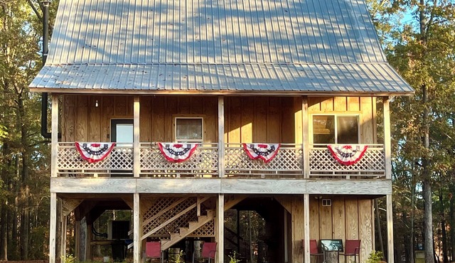 Charming lakefront 2-bedroom house in Farmerville, Louisiana