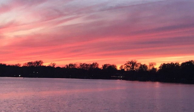 Charming Lakefront - Waterfront 2-bedroom 2-bath on Conesus Lake - Pet Friendly