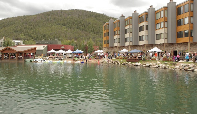 Charming Lakeside 1 Bedroom Condo