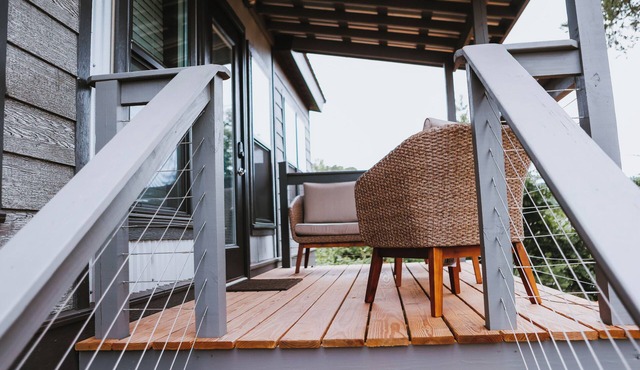 Charming Lakeside Tiny Cabin #1