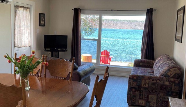 Charming Lakeview Cottage on Waterfront -2 bedroom in Marvelous Westport Ontario