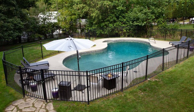 Charming Lakeview House w/Pool & Fire Pit