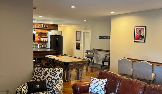 Charming large 2-bedroom basement apartment in serene Lakeville with AC, WiFi,