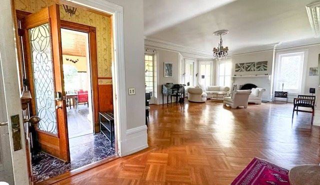 Charming large Victorian in historic Newburgh