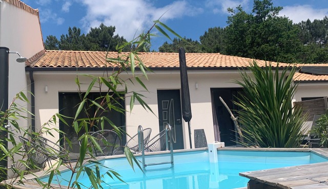Charming Le Verdon-sur-Mer Villa with Private Pool and Garden