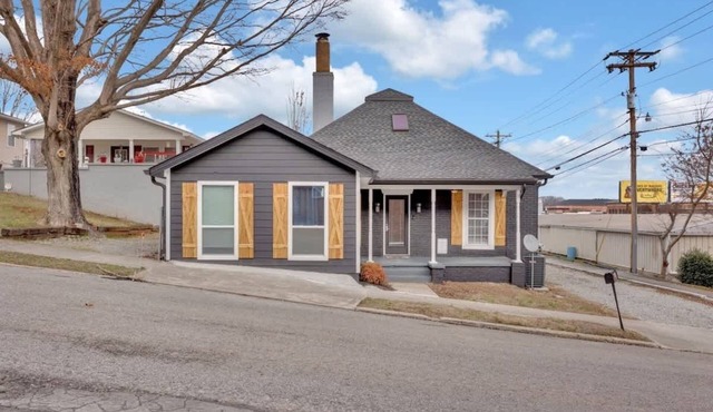 Charming Lenoir City Home Near Parks