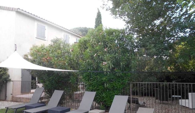 Charming little Provencal country house with garden and private pool