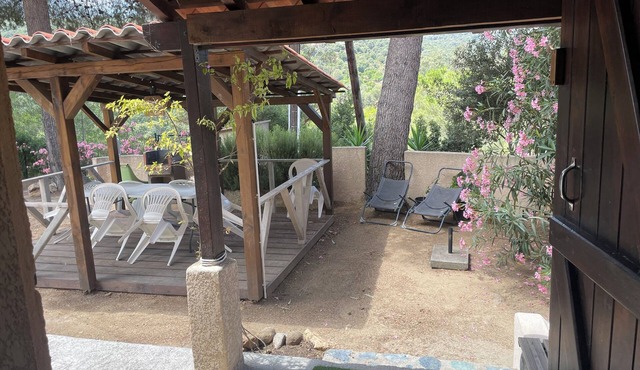 Charming little ground floor apartment villa with garden area