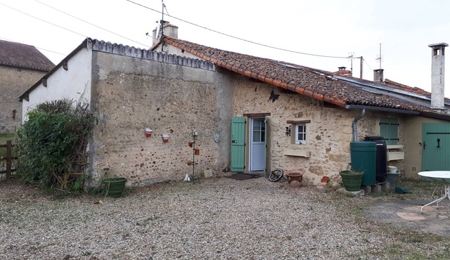 Charming little house with all comfort in peace.