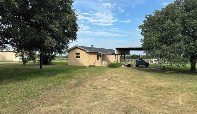 Charming Little Ranch House in Cook’s Pt - perfect for any Aggie Event!
