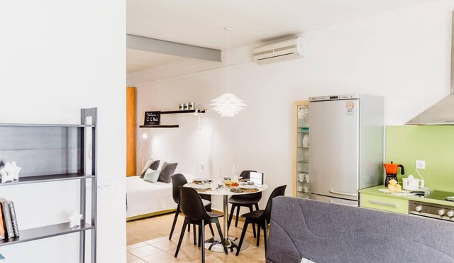 Charming loft on the beach 45min from Barcelona