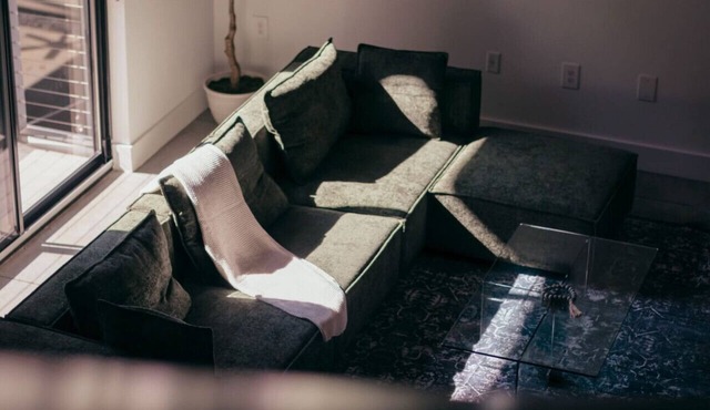 Charming Loft | Pool | Gym | Close to DT GVL!