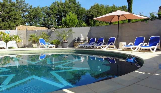 Charming loft villa with pool in Provence