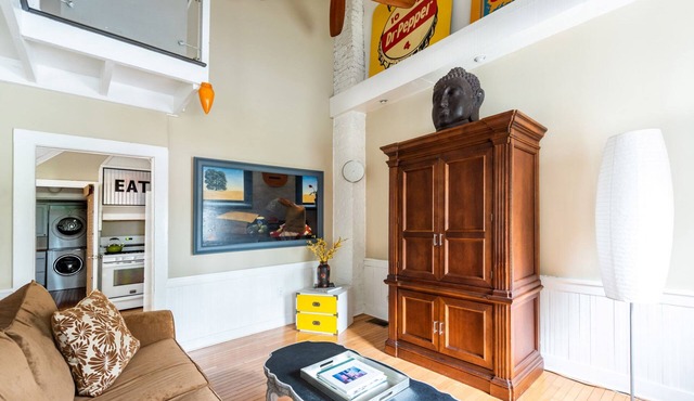 Charming Lofted Cottage w/King Bed and Easy Parking by Lucky Savannah