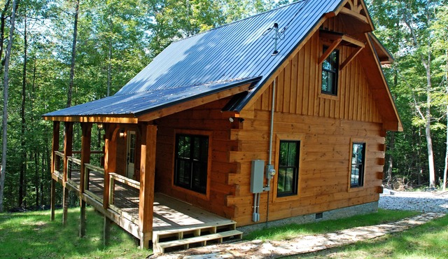 Charming Log Cabin! 20 Minutes to Downtn Nashville! Also see Property 320523