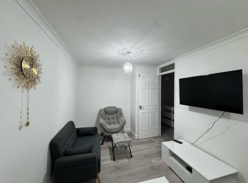 Charming London Apartment Retreat