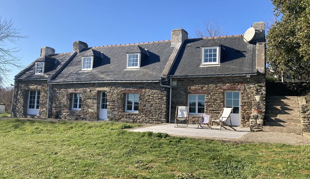 Charming longère for rent near the beach in Belle Île en mer