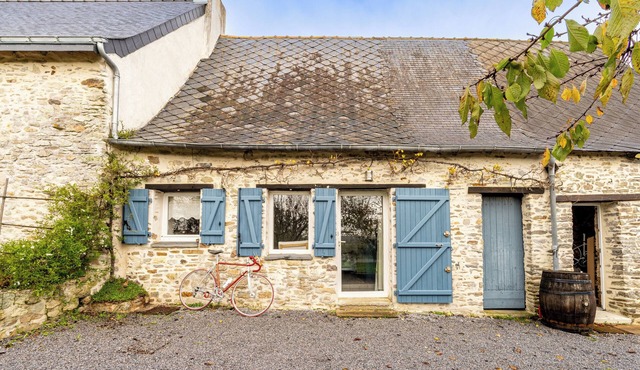 Charming Longère La Meslière - Countryside Retreat
