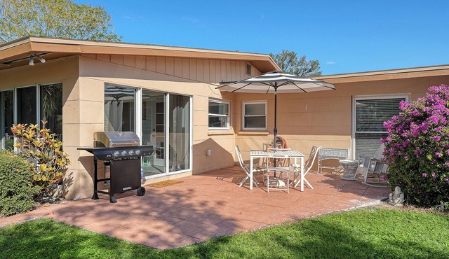 Charming Longboat Key 3-bedroom house with 3 min walk to beach