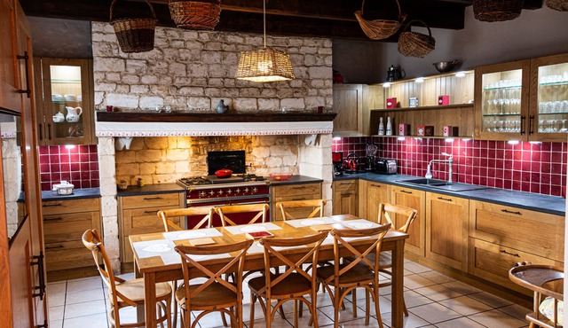 CHARMING LONGERE IN THE COUNTRY