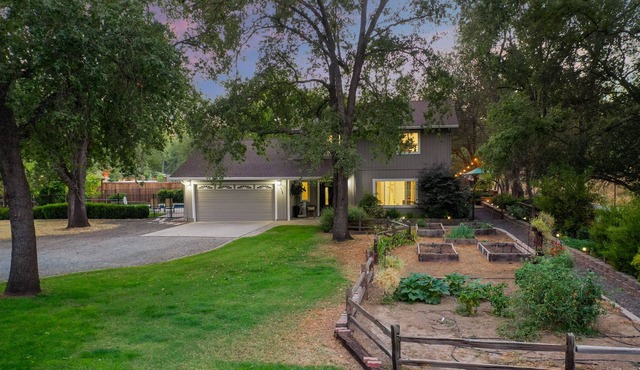 Charming Loomis 3-bedroom Home Away From Home