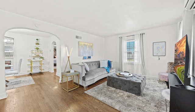 Charming Louisville Apt w/Parking|Great Location!