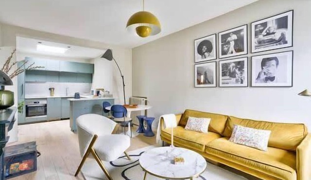 Charming love nest in Paris