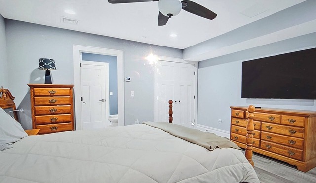 Charming lower level home rental 3 rooms, 3 beds close to Belmar Beach