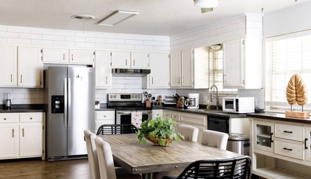 Charming Lubbock Oasis: Spacious & Family-Friendly 3BR