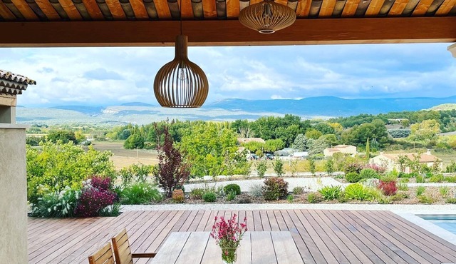 Charming Luberon-Provence villa with stunning view