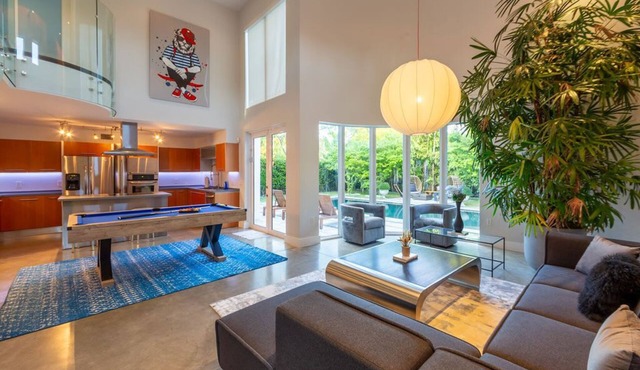 Charming Luxe Two-Level Villa, Cabana w/TV+BBQ