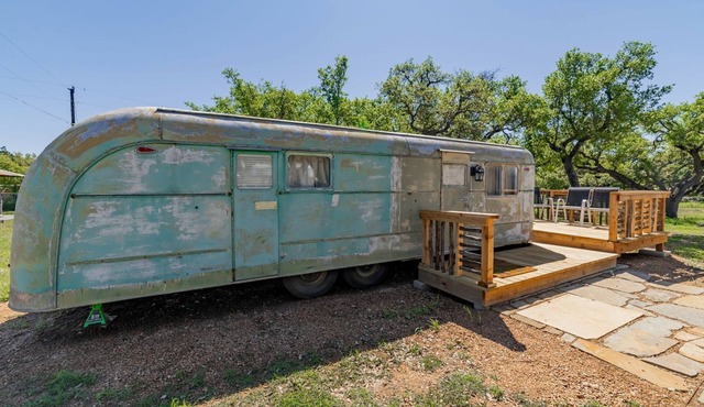 Charming Luxurious Airstream Beautifully Design with Indoor Bath in Texas