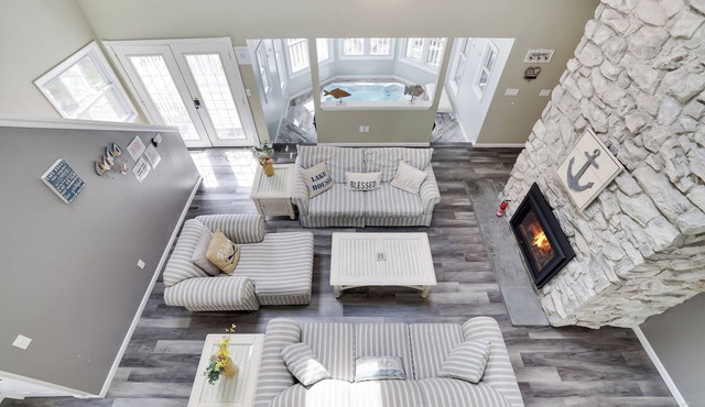 Charming & luxurious retreat nestled in the serene Wallenpaupack Lake Estates.