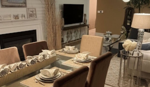 Charming luxury 2-bedroom condo with fitness room and AC in Willowbrook