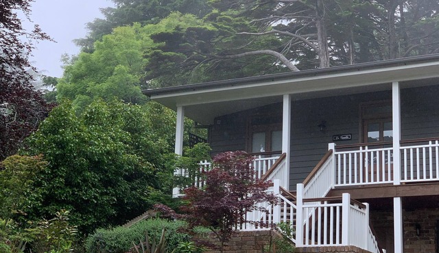 Charming Luxury Self Contained Cottage.