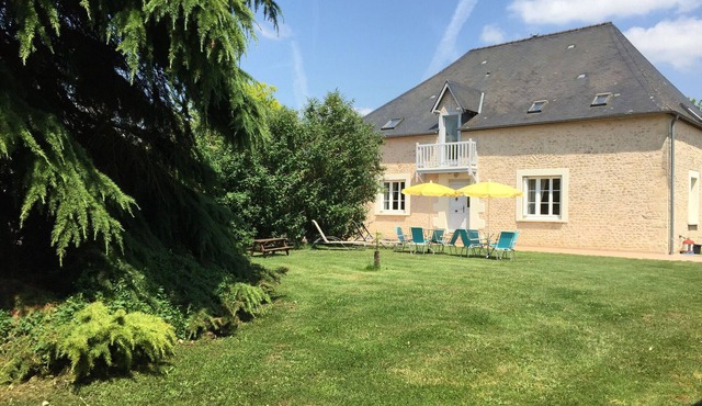 Charming Manor with Garden, Terrace, and Games Room near Le Mans