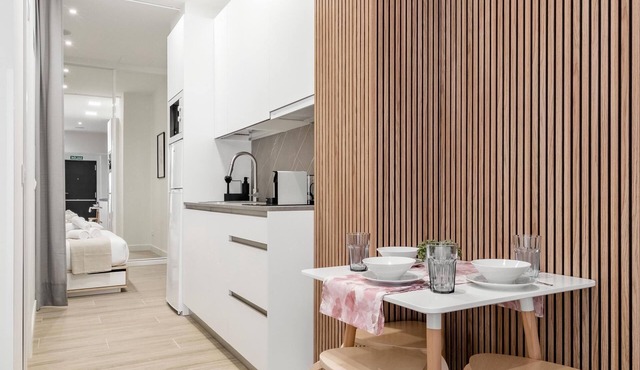 Charming Madrid Castilla V - Studio for 3 people