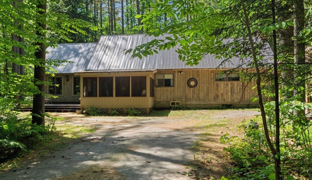 Charming Maine Cabin with Access to Shared Sandy Beach on Highland Lake!