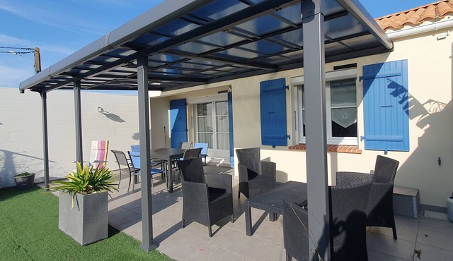 Charming Maisonette Near Market with Garden, A/C, WiFi, BBQ - Close to Beach