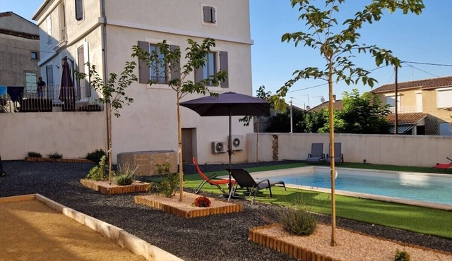 Charming Maison de Maitre with private pool in the village center