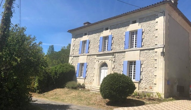 Charming Maison de Maitre near Saint-Emilion, Cognac and Bordeaux!
