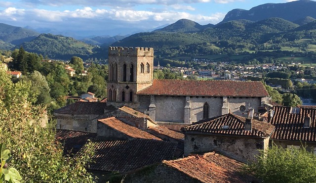 Charming Mansion in the Heart of Saint-Lizier, beautiful views of the Pyrenees.