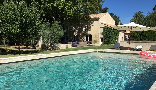 Charming Mas in Provence, Large heated Pool, Garden and Shaded Courtyard