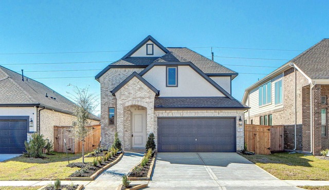 Charming Meadow Trail Manor: Your Perfect Getaway Destination Awaits Here #41357