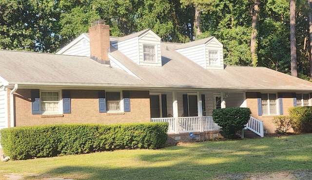 Charming Mid-century modern home, 5-bedrooms, 5 minutes from ECU, Greenville